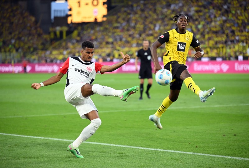 Dortmund được đánh giá cao hơn Frankfurt